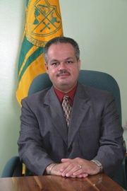 Dr. Carlos Vélez